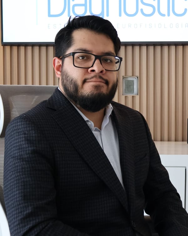 Dr. Martín Estrada Valencia